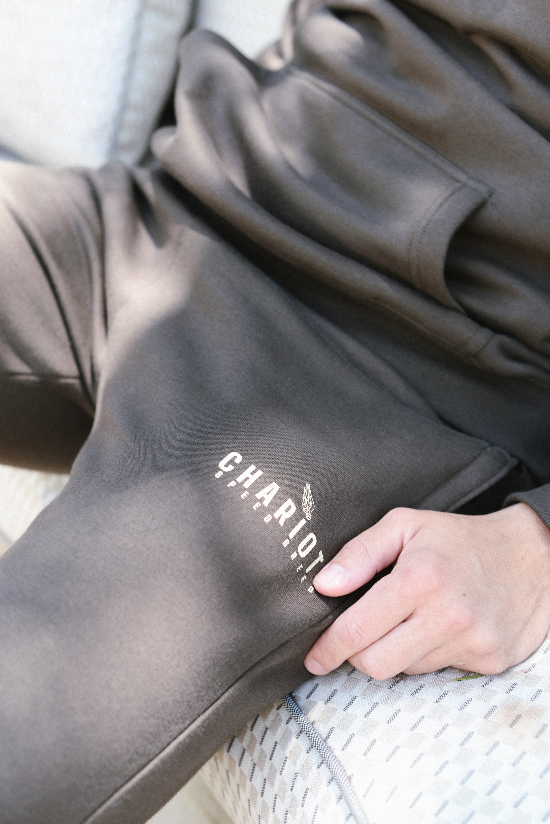 WINGS ULTIMAE PREMIUM SWEATPANTS (Tobacco)