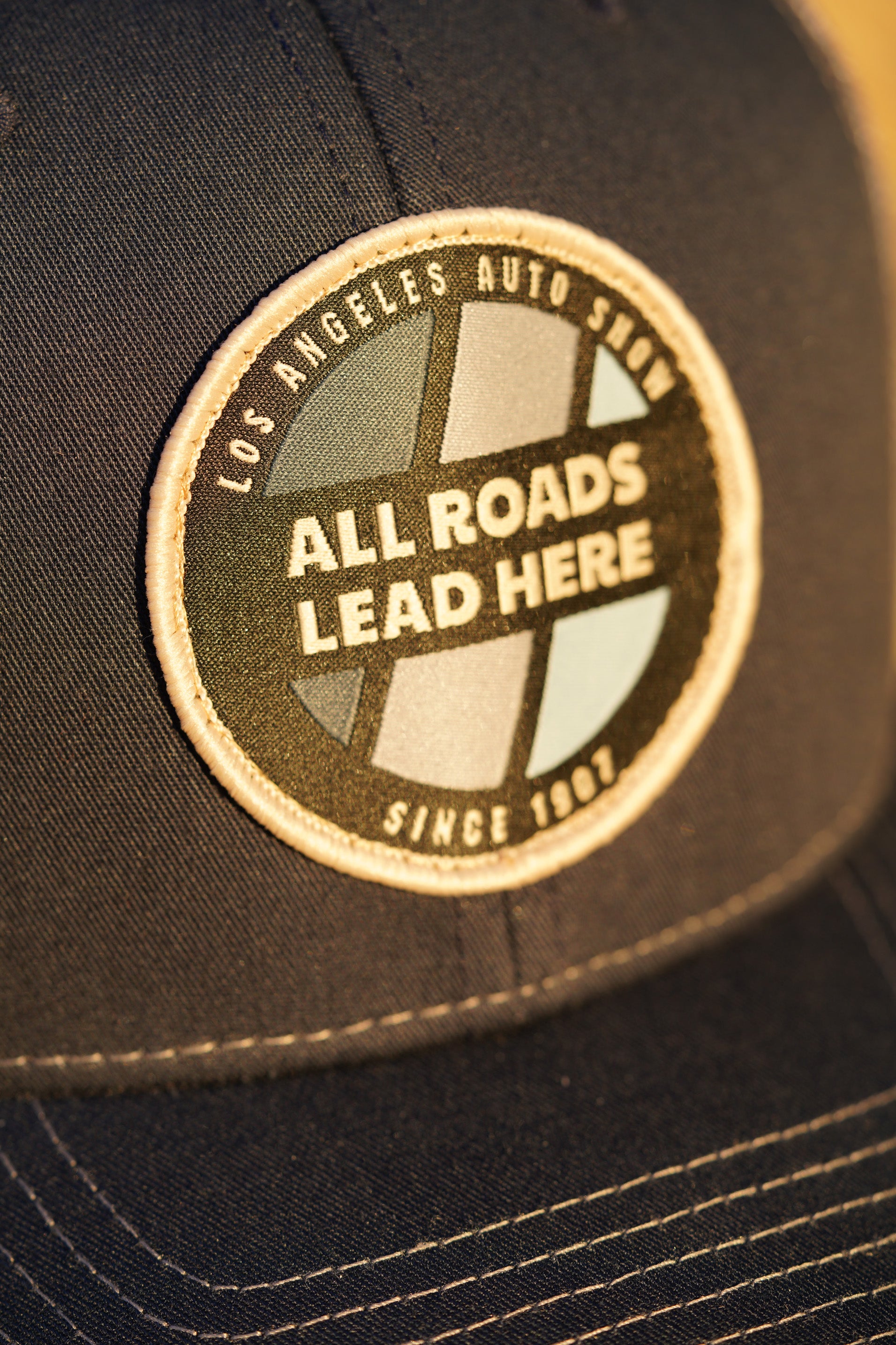 LAAS23 CIRCLE TRUCKER HAT (Navy/Charcoal)