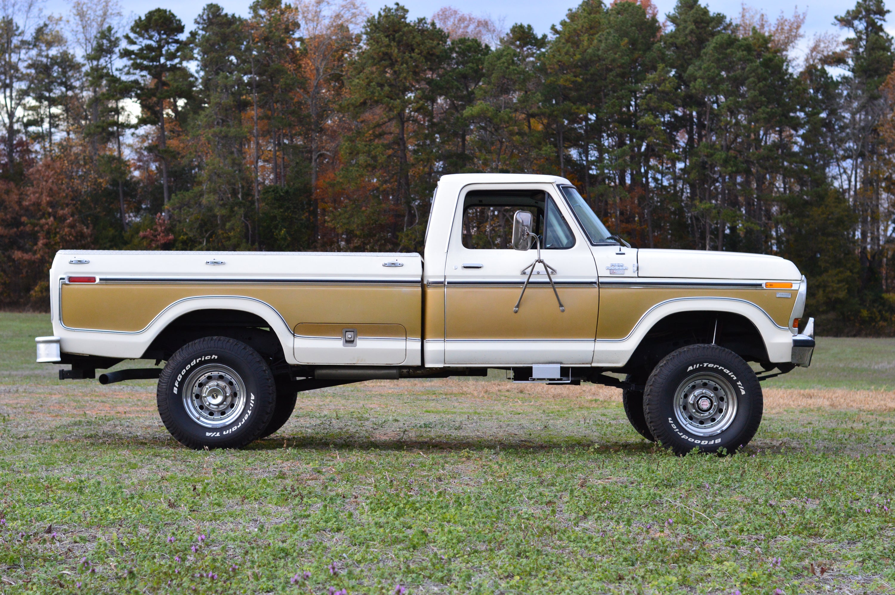 1978 Ford F-250 4x4 Lariat White/Gold FINE ART PRINT