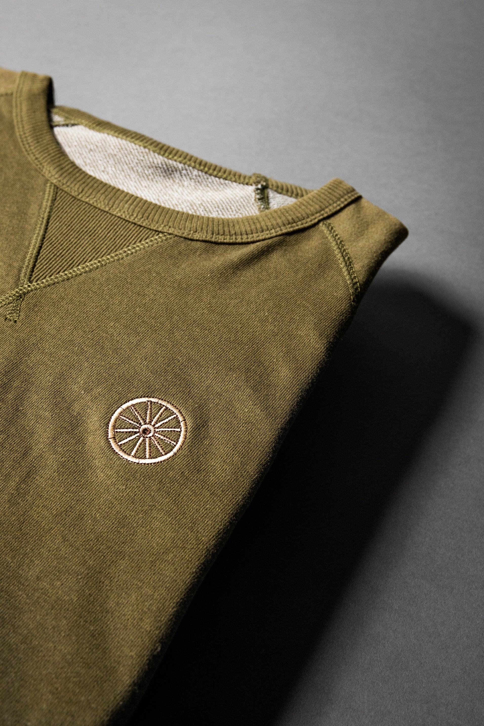 CHARIOTS EMBROIDERED UNISEX FRENCH TERRY CREW NECK SWEATER (Military Green)