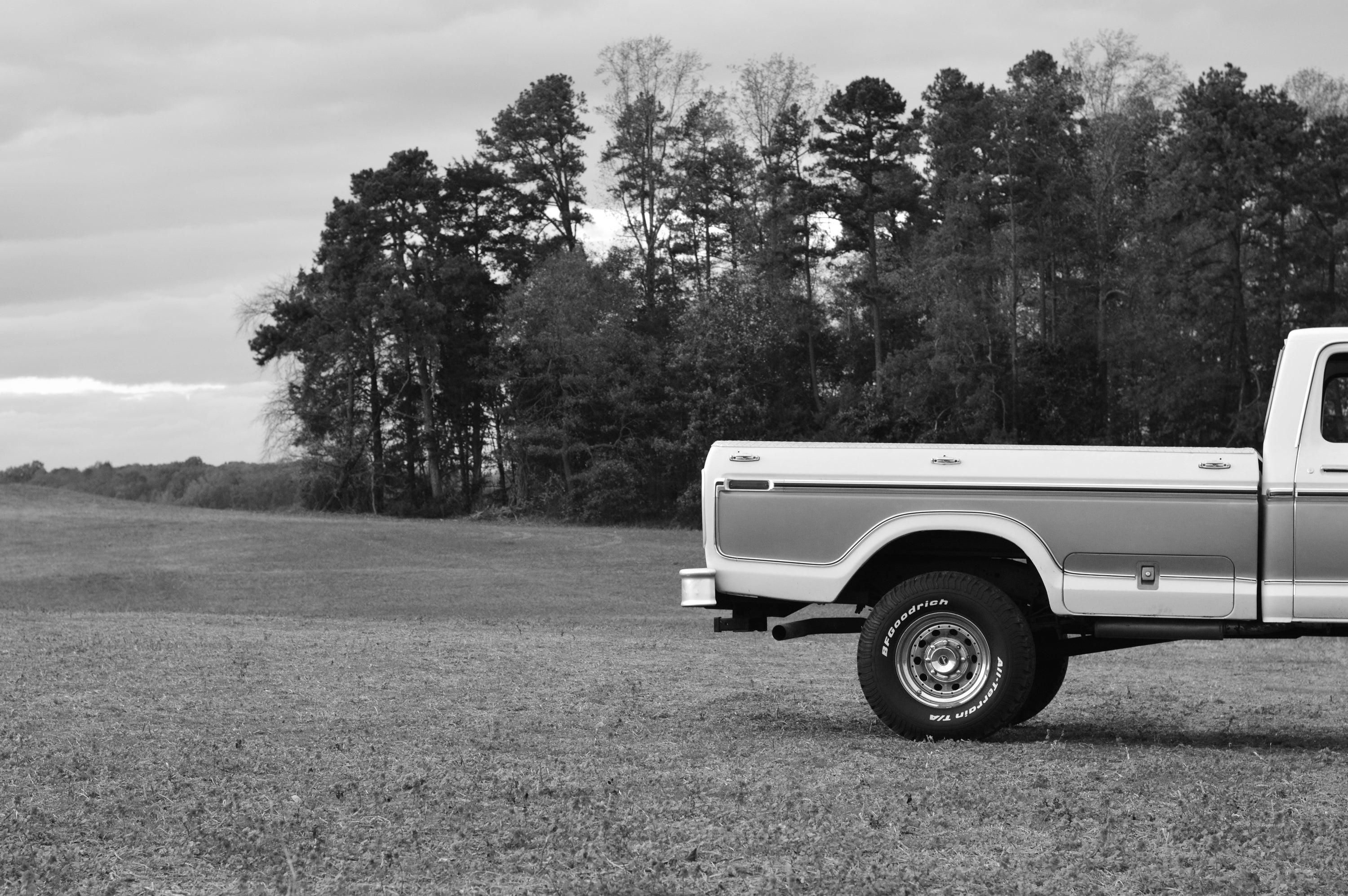 1978 Ford F-250 4x4 Lariat White/Gold FINE ART PRINT
